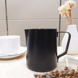 Black Metal Cappuccino Mëllech Dampmaschinnen Frothing Mug